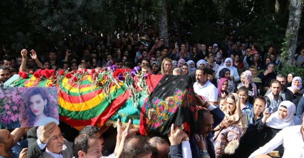 Tabutu PKK’nın sözde bayrağına sarıldı