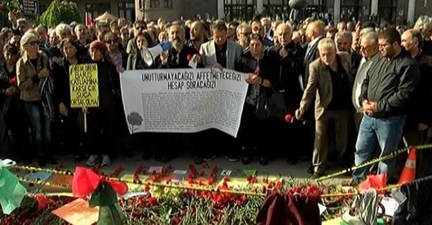 Terör saldırısında ölenler gar önünde anıldı