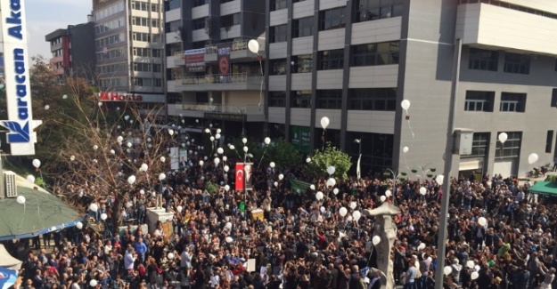 Terör saldırısını protesto eden gruplar Kızılay’a yürüdü