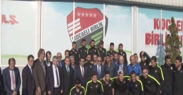 Bakan Işık, Kocaeli Birlikspor tesislerini ziyaret etti