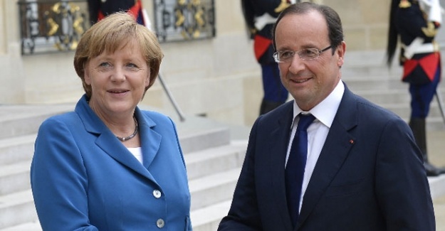 Elysee Sarayı’nda Merkel ile Hollande görüşmesi