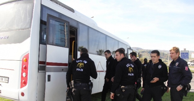 Gelin arabası polis otobüsüyle çarpıştı: 3 yaralı