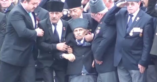 İstiklal Marşı okunurken bir anda yere yığıldı