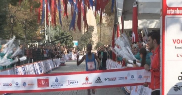 Maratonda ipi Kenyalı atlet göğüsledi