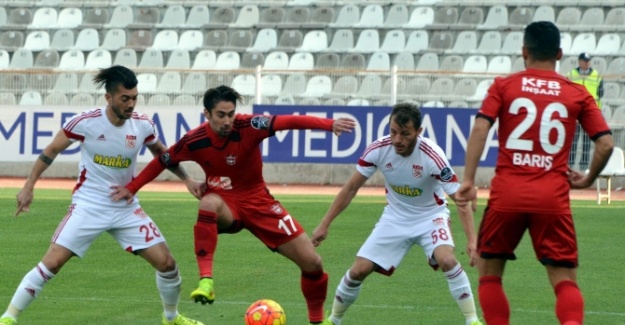 Medicana Sivasspor 3 puanı 3 golle kaptı