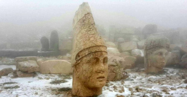 Nemrut Dağı beyaza büründü