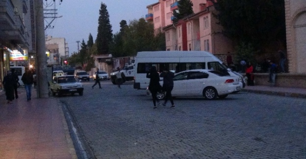 Polise bombalı saldırı: 3 yaralı