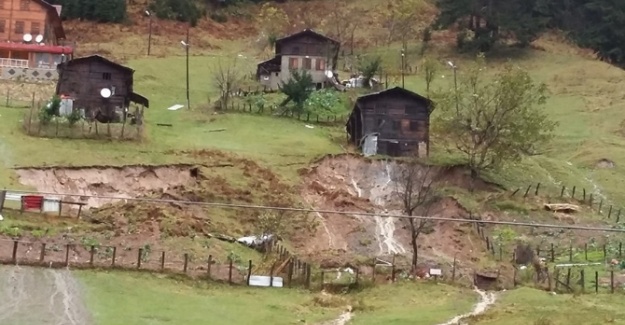 Turizm cennetini fırtına ve sel vurdu