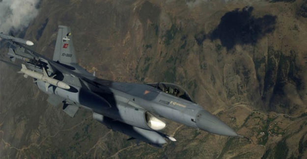 10 F-16 ile Suriye sınırında devriye uçuşu