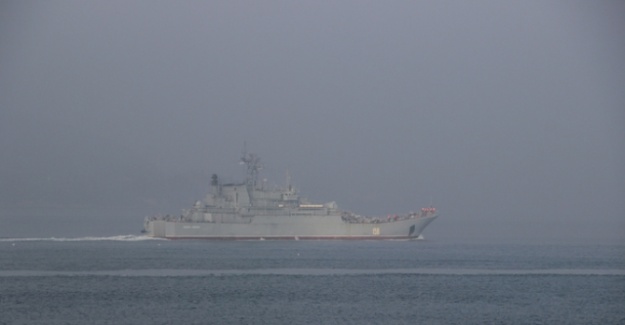 2 Rus askeri gemisi Boğaz’dan geçti