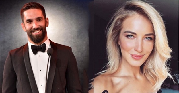 Arda Turan, Burcu Esmersoy’u sildi