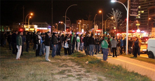 Bursaspor taraftarı yine 'yönetim istifa' diye bağırdı