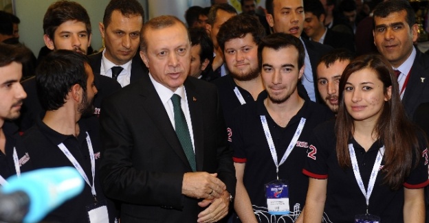 Cumhurbaşkanı Erdoğan otomobile imza attı