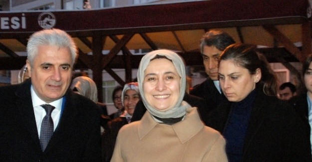 Sare Davutoğlu: İlk adım sağlık merkezleri adeta şifa ve şefkat kucağı gibi
