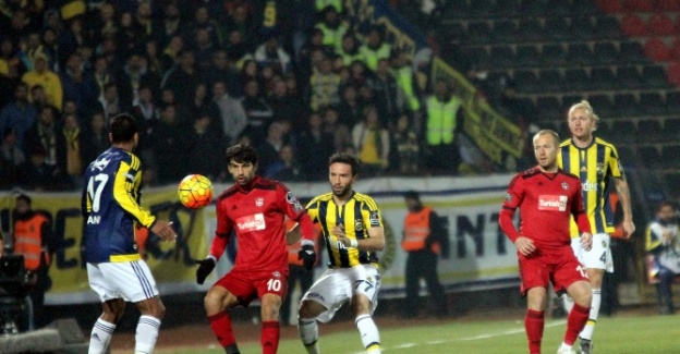 Fener liderlikten oldu