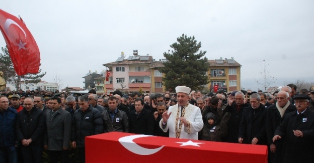 Kalbi şehit acısına dayanamadı