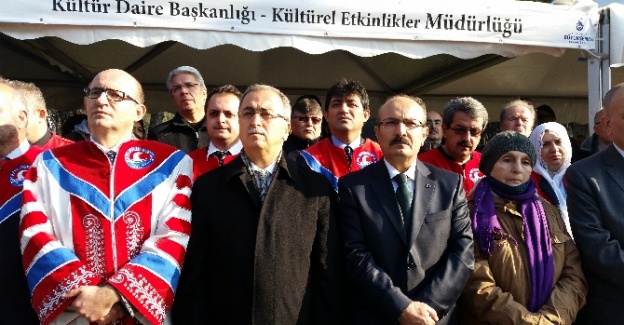 Mehmet Akif mezarı başında anıldı