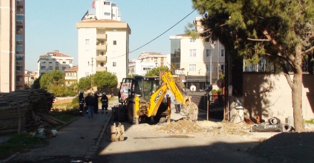 Patlayan doğalgaz borusu mahalleyi ayağa kaldırdı