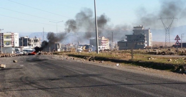 Şırnak’ta yol kapatan gruba müdahale