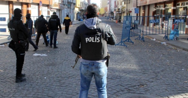 Sur’da çatışmalar sürüyor: 1 polis yaralı