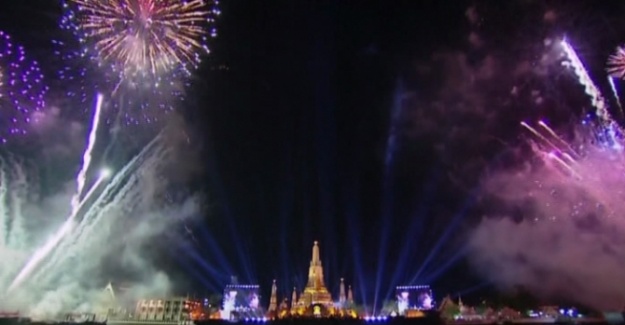 Tayland yeni yılı böyle karşıladı