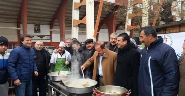 Balık şenliğinde hamsi ziyafeti