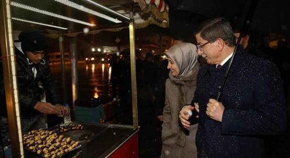 Başbakan, İstanbul akşamında halka karıştı