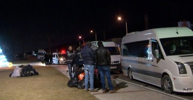 Yurt dışına kaçmaya çalışan 54 mülteci, ekiplere takıldı