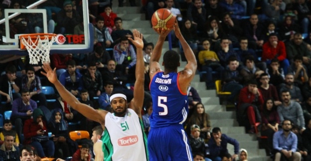 Anadolu Efes deplasmanda kazandı