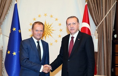 Erdoğan, Tusk ile görüştü