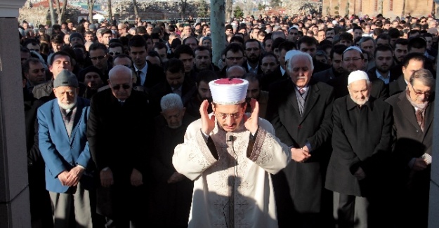 Eski Bakan Adak son yolculuğuna uğurlandı