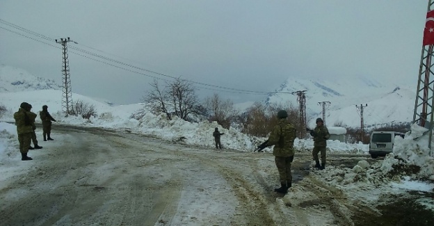 Hakkari şehidini bekliyor