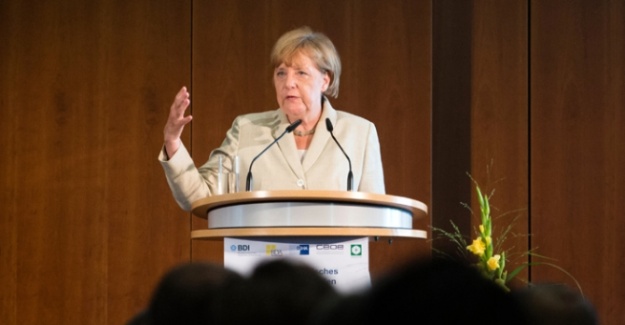 Merkel’den ’uçuşa yasak bölge’ye destek