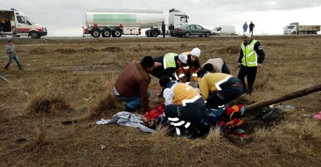 Suriyelileri taşıyan minibüs kaza yaptı: 1 ölü, 26 yaralı