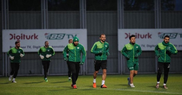 Bursaspor 7 eksikle çalıştı