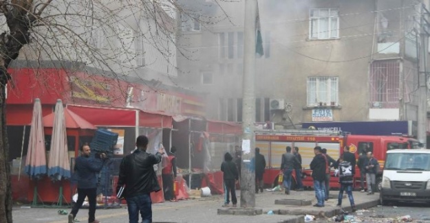 Diyarbakır’da yaralı polislerin yardımına vatandaşlar koştu