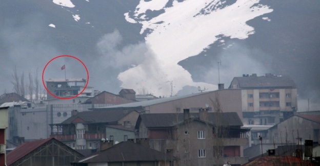 Güvenlik güçleri o bölgeye Türk bayrağı dikti