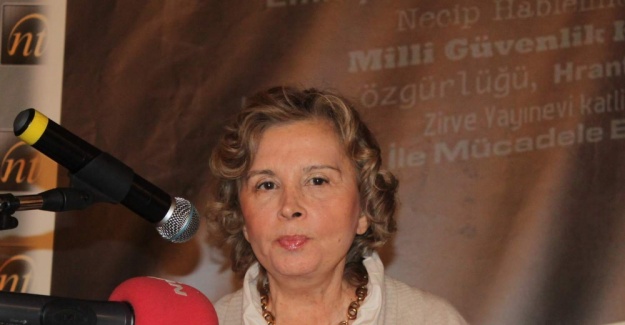 Nazlı Ilıcak hakim karşısında