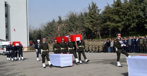 Şırnak şehitleri için tören düzenlendi