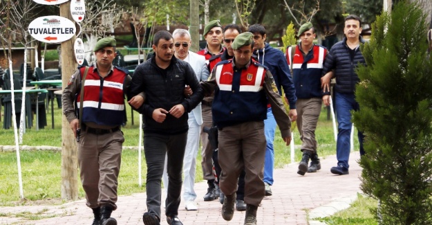 Toplantıdayken basıldılar: 13 gözaltı