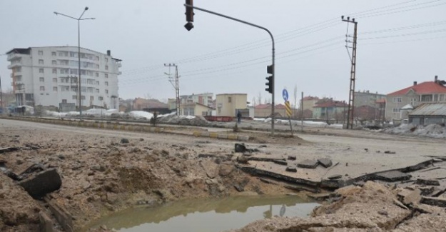 Yüksekova’da askeri aracın geçişi sırasında patlama