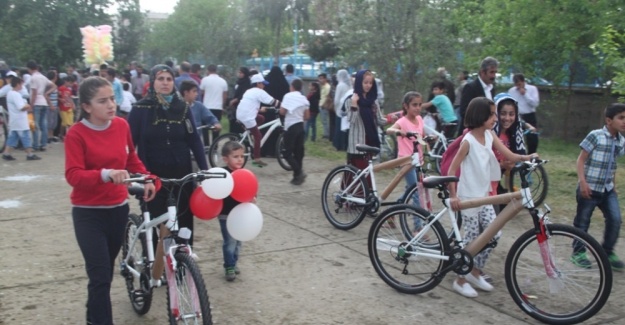 Cizre’de öğrencilere 466 adet bisiklet dağıtıldı