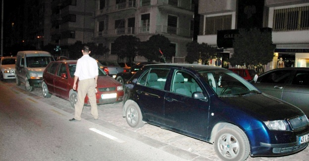 İzmir’de korsan otoparkçılar yandı !