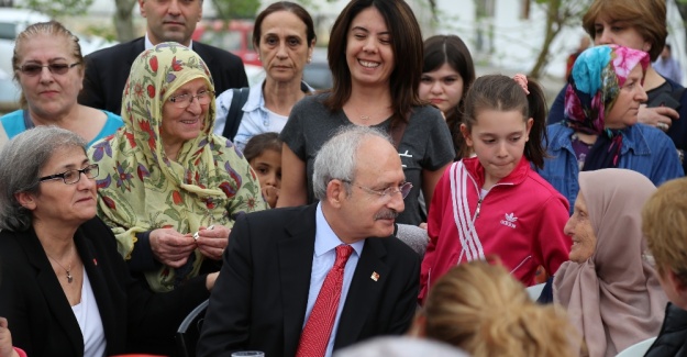 Kılıçdaroğlu kadınlarla sohbet etti