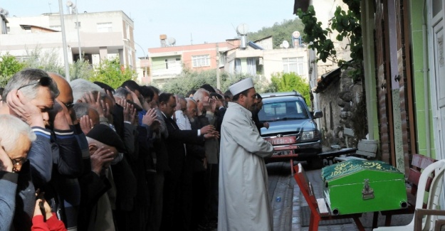 Ölü bulunan polis toprağa verildi