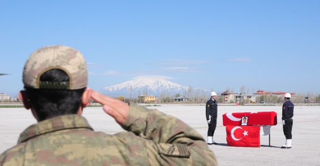 Şehit polis dualarla memleketine uğurlandı