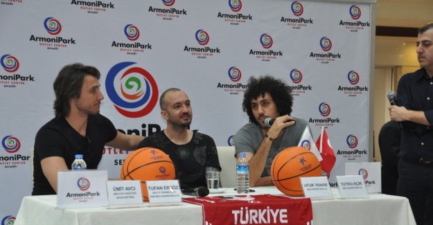 Tutku Açık basketbola dönüyor