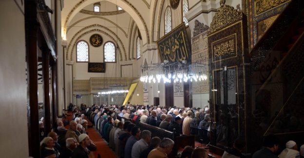 Bursa'da Ulu Cami, teröre inat doldu taştı!