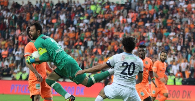 Alanyaspor Süper Lig’e yükseldi