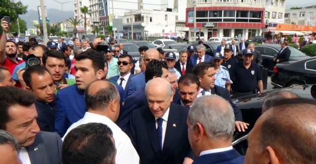 Bahçeli memleketinde sloganlarla karşılandı